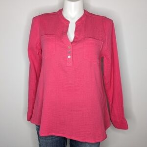 ✨3/$15 Mote pink 1/3 button top XL